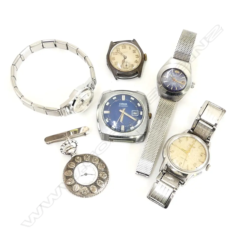 SIX VARIOUS VINTAGE MAINLY WRISTWATCHES Image 1++