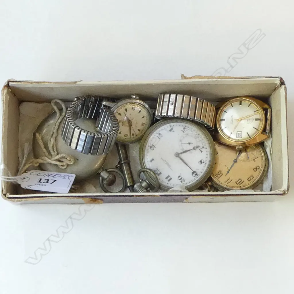 FIVE VINTAGE WATCHES: 3 POCKET WATCHES + 2 POCKET + watch keys Image 1++