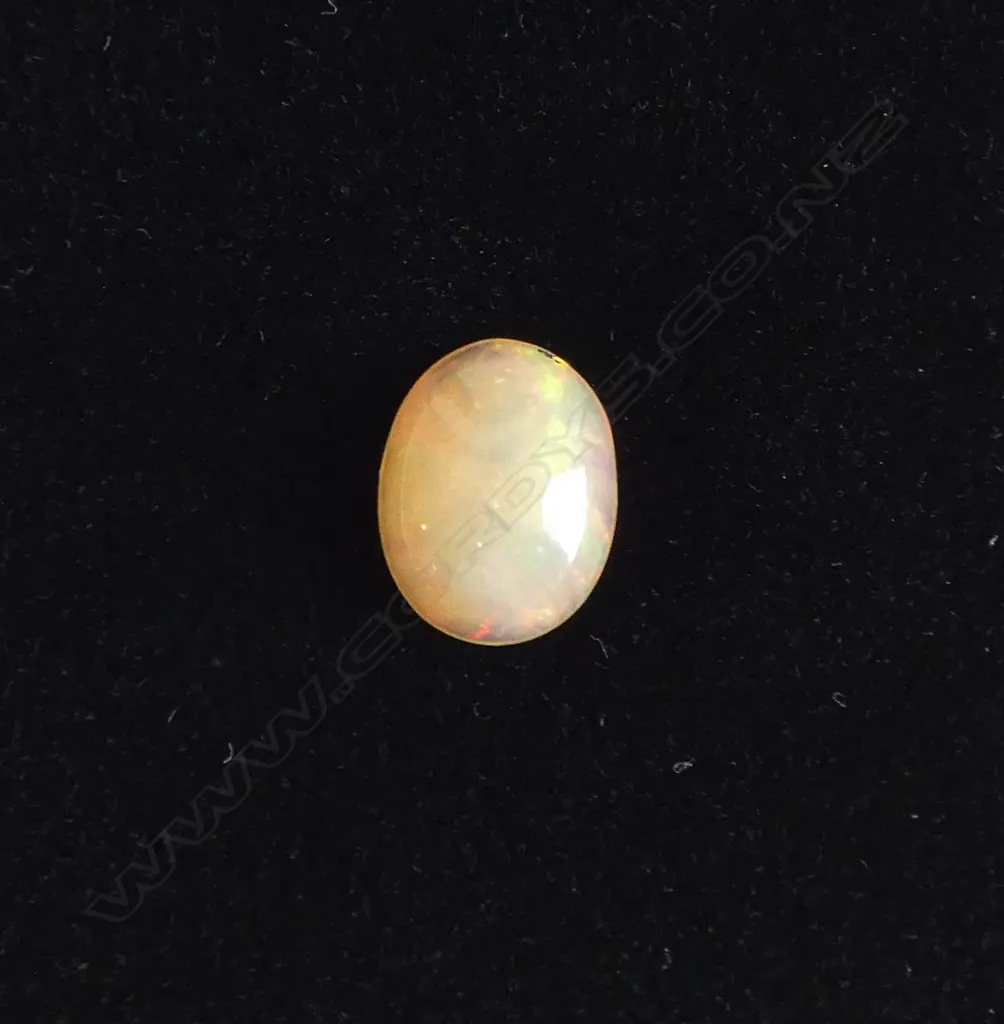 OPAL CABOCHON, 1.08ct Image 1++