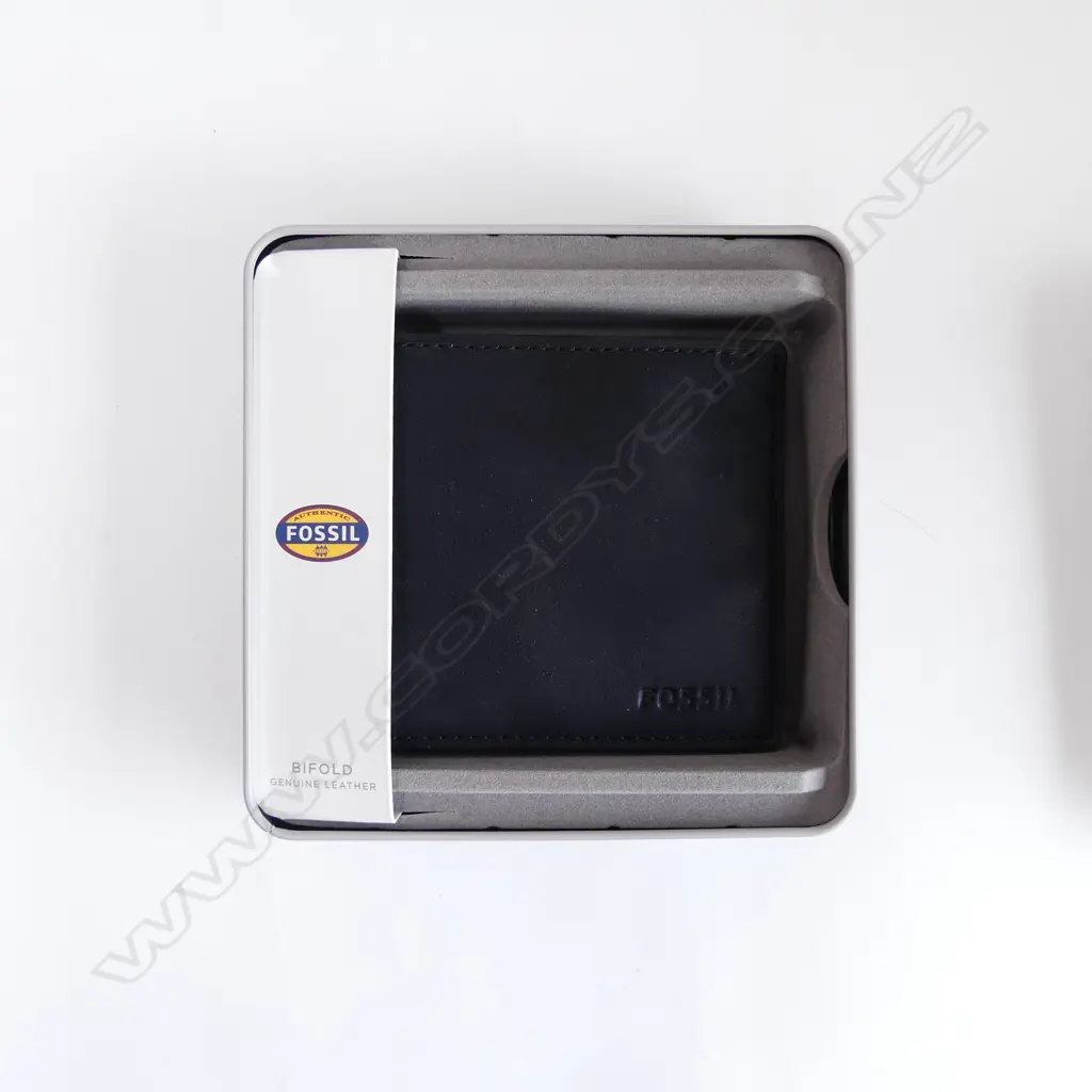 FOSSIL BRANDED LEATHER WALLET /BILLFOLD NEW WITH ORIGINAL PACKAGING Image 1++