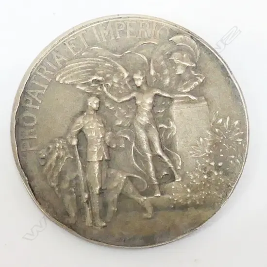 SILVER PRESENTAION MEDALLION 'PRO PATRIA ET IMPERIO' with soldier. no presentation engraving. Cased.24.5gms Birmingham