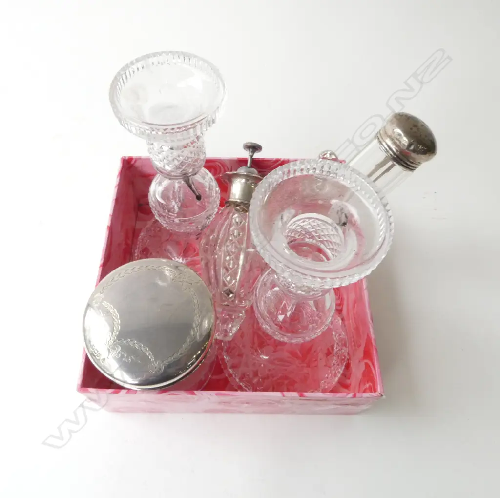 7 PCES; 2 STG LIDDED CONTAINERS, 2 PERFURME BOTTLES, STG MUSTARD SPOON, PR CRYSTAL CANDLESTICKS H.185mm Image 1++