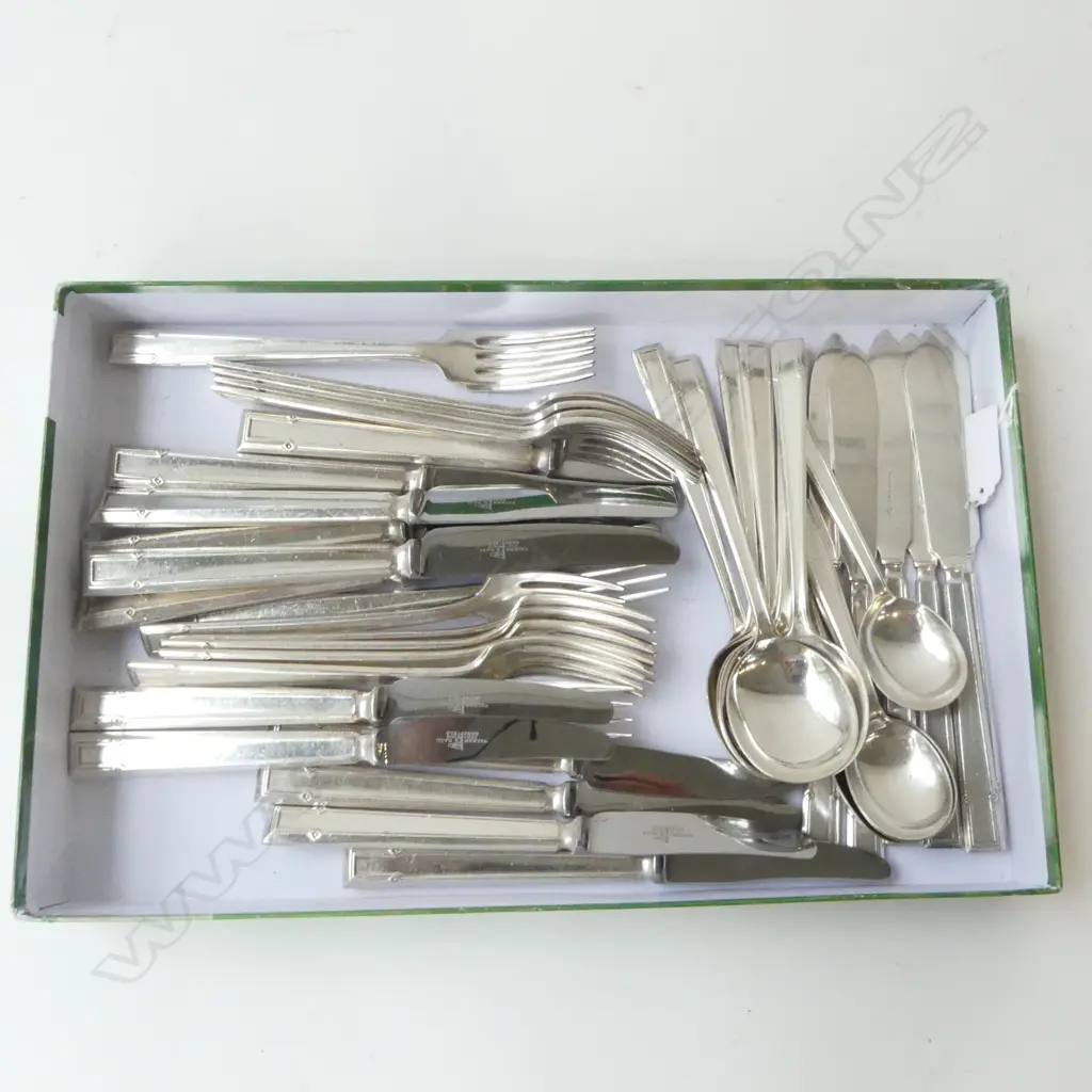 42PC WALKER & HALL CUTLERY SET 6 PLACE SETTING SILVER PLATED Image 1++