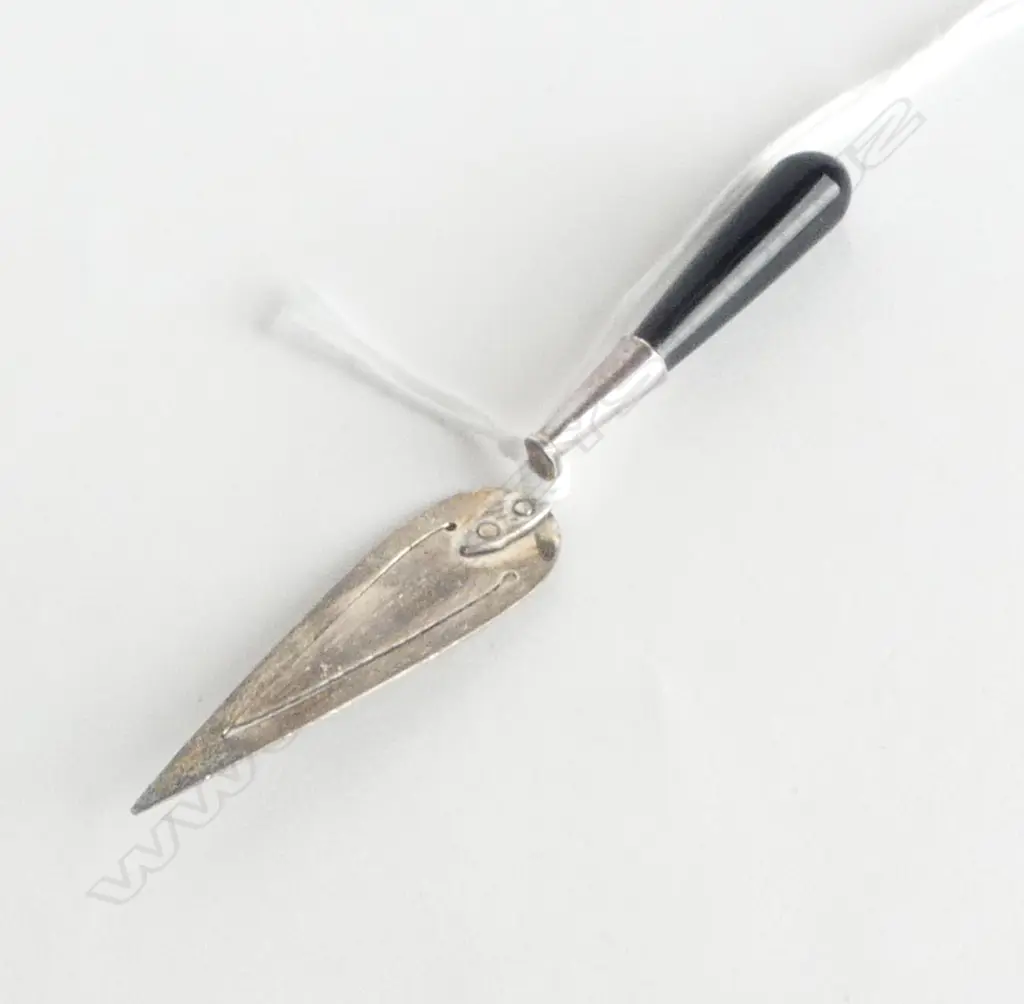 SILVER & BLACK STONE OR GLASS HANDLE TROWELL FORM SMALL PAGE MARKER  Image 1++