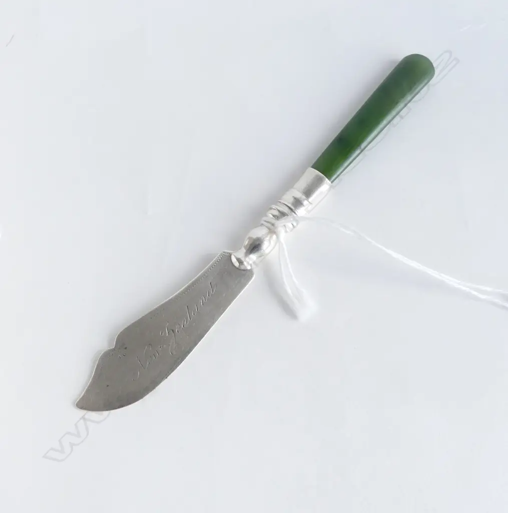 SILVER & POUNAMU BUTTER KNIFE engraved 'New Zealand' Birmingham 1922 Image 1++