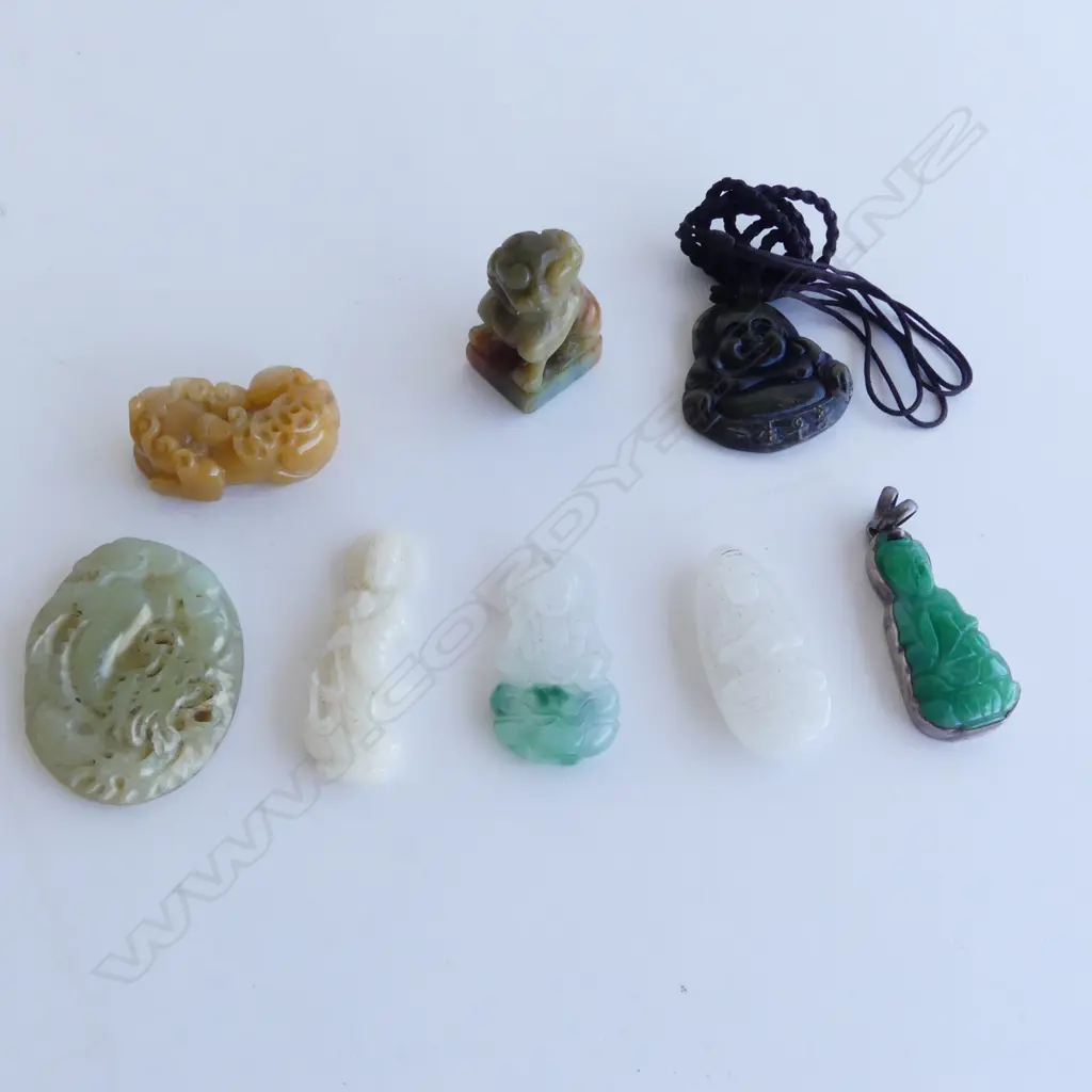 8 small ORIENTAL JADE PENDANTS & HANDLING PIECES Image 1++