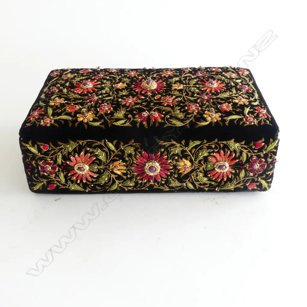 INDIAN ZARDOZI JEWELLERY BOX black velvet embroidered w gold thread, silk & wire. Set w 54 rubies W.205mm Image 1++