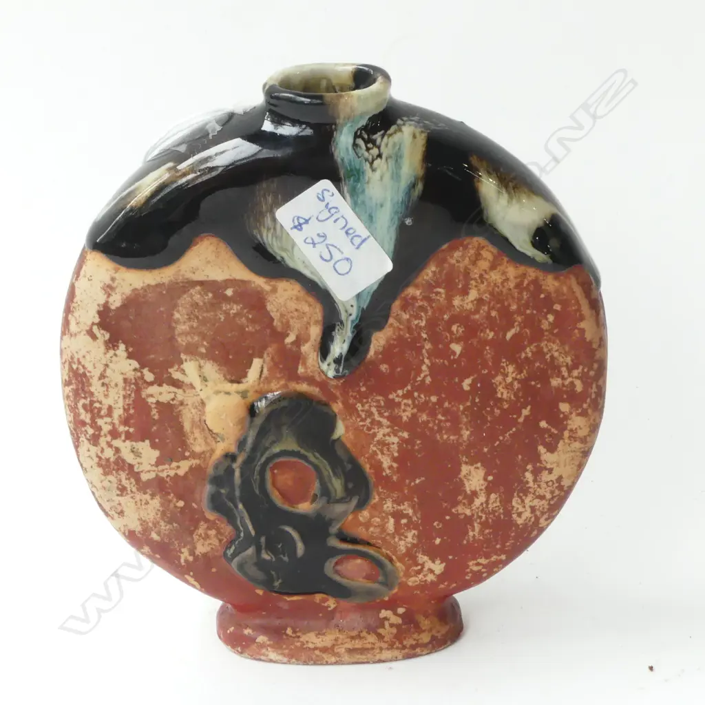 SUMIDA GAWA JAPANESE early 20thC vase. 2 prophets in relief. Signed. H.125mm Image 1++
