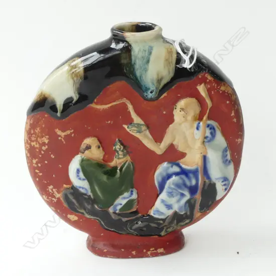 SUMIDA GAWA JAPANESE early 20thC vase. 2 prophets in relief. Signed. H.125mm