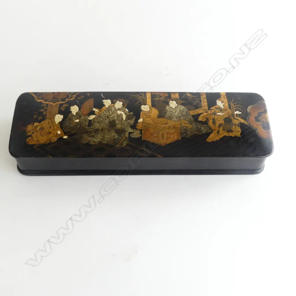 19thC JAPANESE BLACK LACQUER GLOVE BOX gilded L.300mm Image 1++