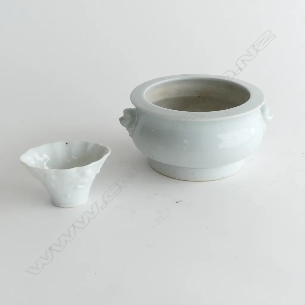 ORIENTAL CERAMIC INCENSE BURNER, PALE CELADON GLAZE 115mm dia  CHIP TO RIM TO CENSOR. DEHUA LIBATION CUP W.70mm Image 1++