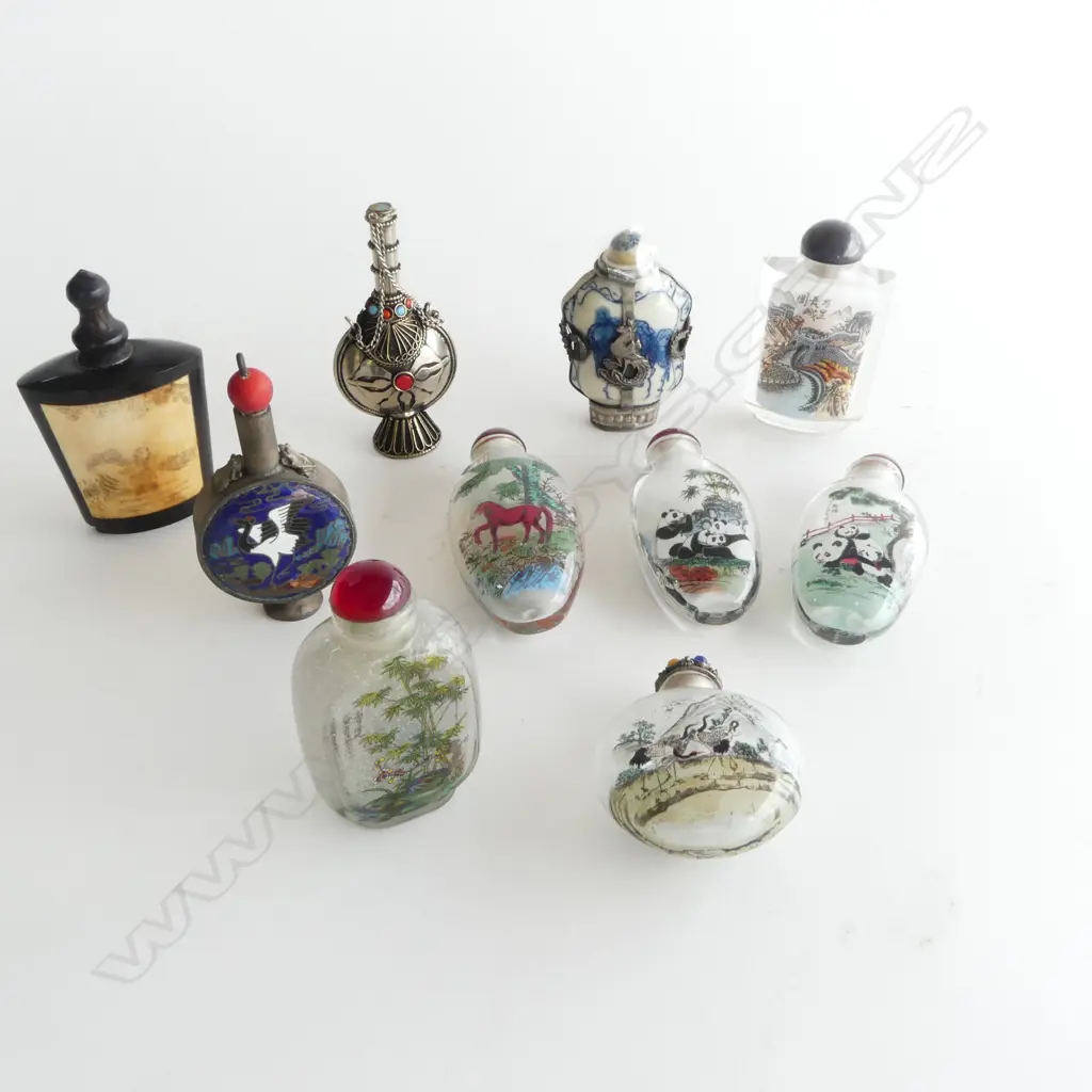 COLLECTION OF 10 SNUFF BOTTLES INTERNAL PAINTING ETC Image 1++