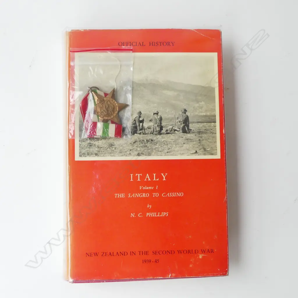OFFICIAL HISTORY OF NZ IN THE SECOND WORLD WAR; ITALY Vol. 1 PHILLIPS 1st Ed 1957 + ITALY STAR MEDAL Image 1++