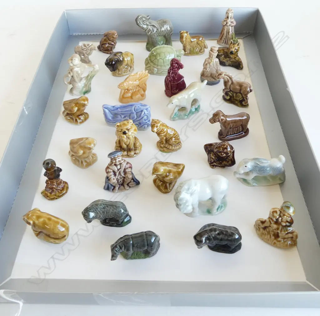 COLLECTION WADE WHIMSEYS ORNAMENTS 40PCES Image 1++