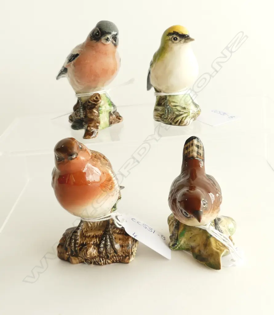 FOUR BESWICK BIRDS (Robin/Wren/Chaffinch/Goldcrest) Chip to Robin's tail Image 1++