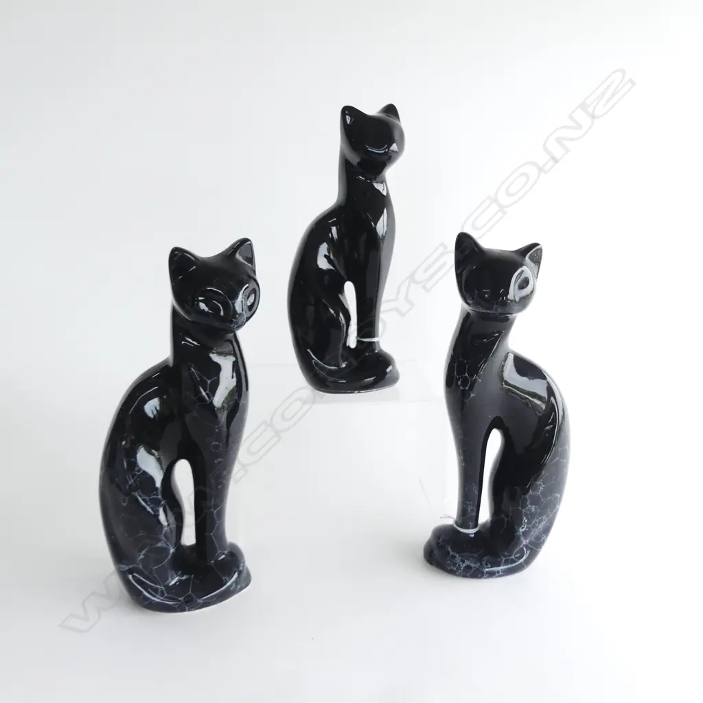 PR BLACK MARBLED CERAMIC CATS & ONE OTHER Image 1++