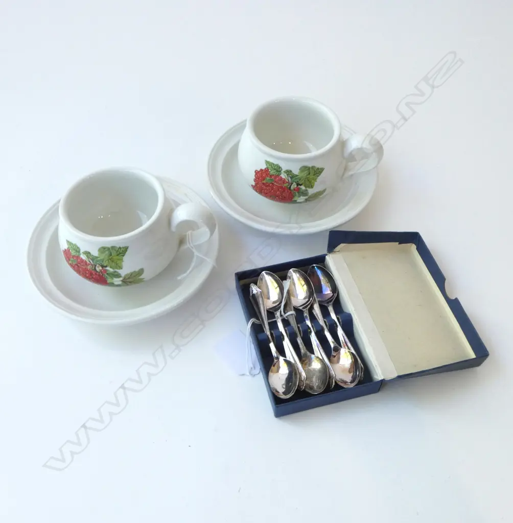(A) PAIR PORTMEIRION SOUP COUPS AND BOX OF EP COFFEE SPOONS Image 1++
