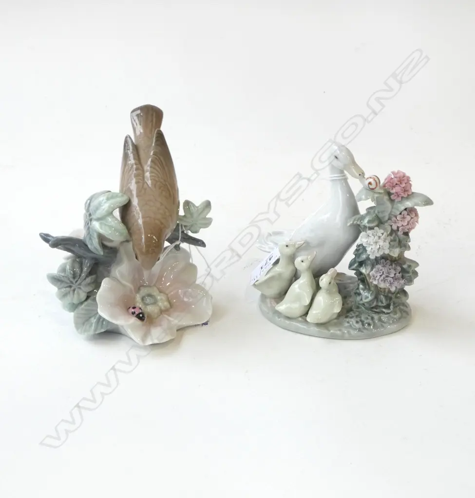 2 LLADRO; 4 GEESE & SNAIL H.115mm + BIRD & FLOWER (LEAF REPAIRED) Image 1++