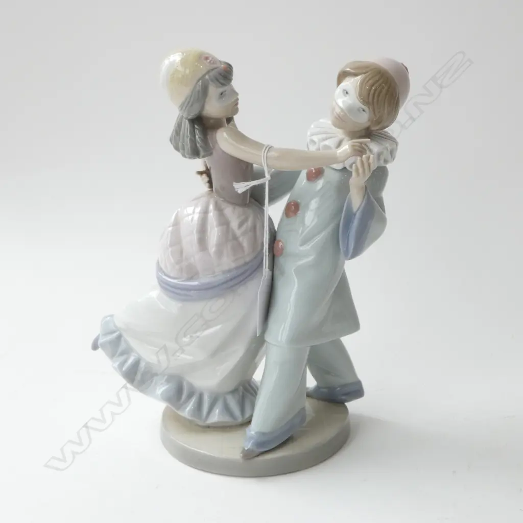 LLADRO #5452 MASQUERADE BALL H.220mm Image 1++