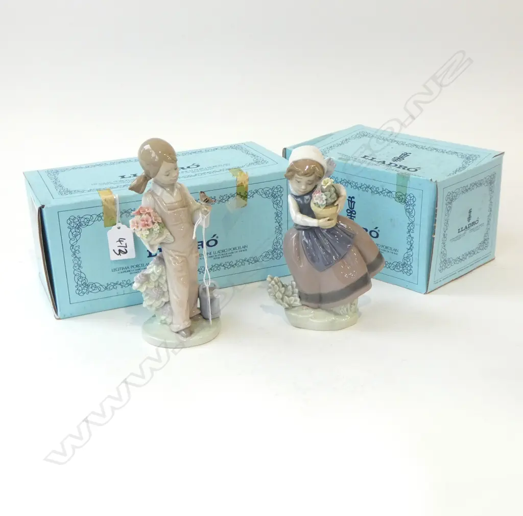 2 BOXED LLADRO GIRLS; #5223 & 5217 H.185mm Image 1++