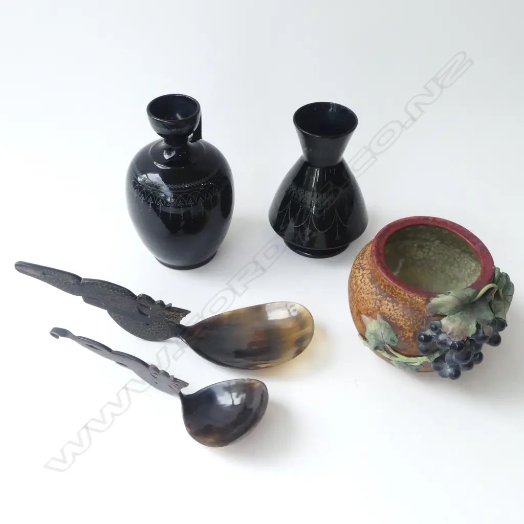 IMPERIAL AMPHORA & 2 GUEST BROTHERS H.160mm w. 2 OTHERS Image 1++