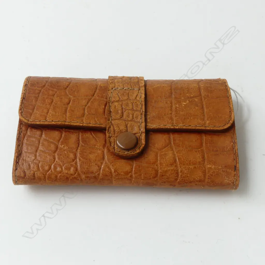 LEATHER CASED MANICURE SET w. TORTISE SHELL IMPLEMENTS Image 1++