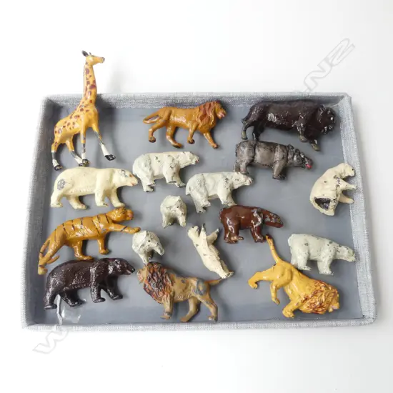 17 VINTAGE BRITTAINS LEAD ANIMAL FIGURES; POLAR BEARS, TIGERS, GIRAFFE, etc