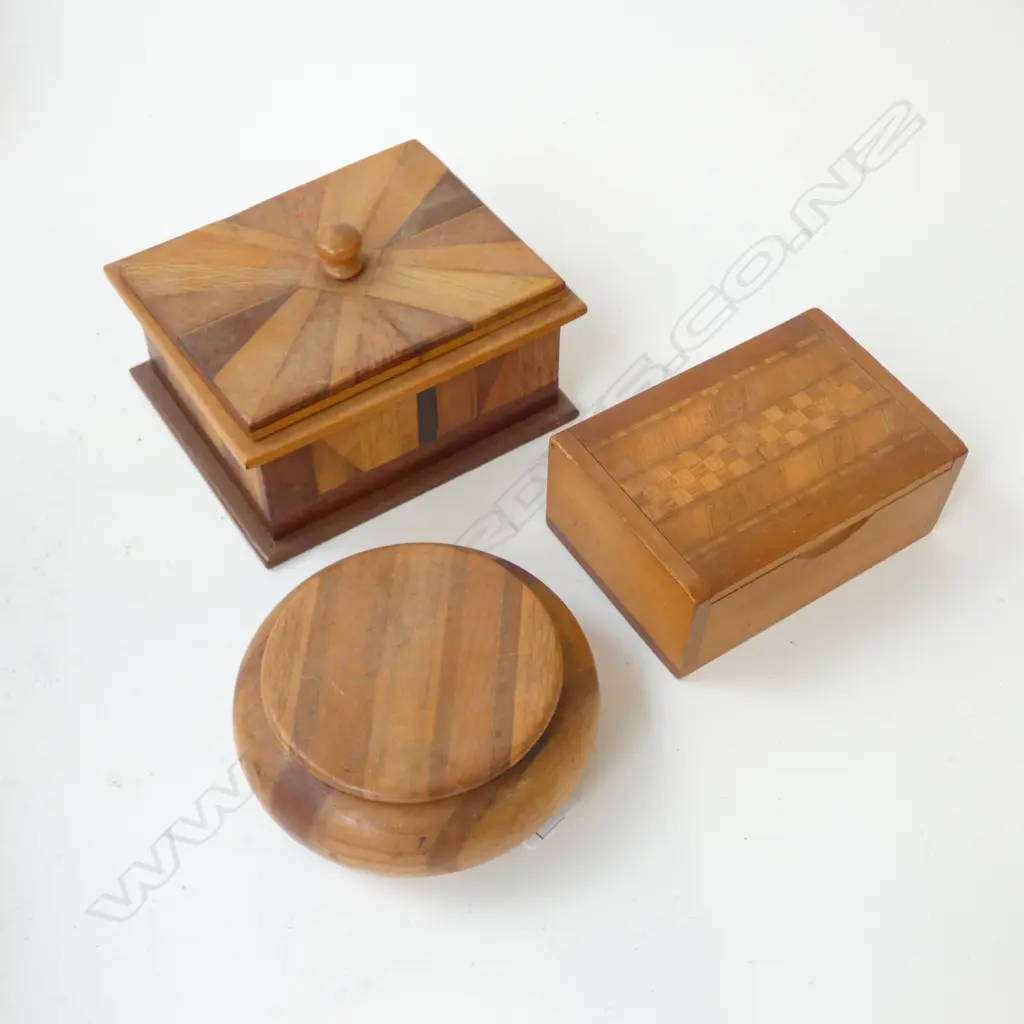 3 NZ NATIVE WOODS TRINKET BOXES Image 1++