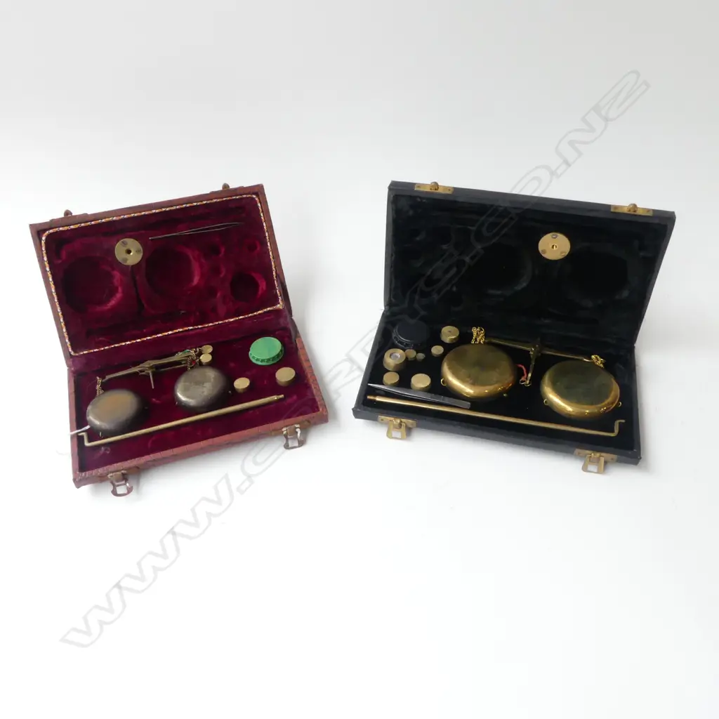 2 VINTAGE BOXED METAL SCALES  Image 1++