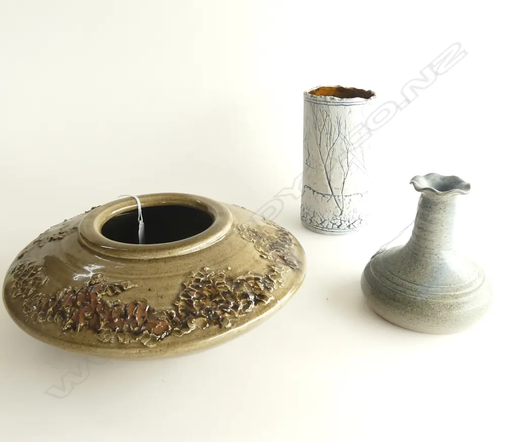 3 NZ STUDIO POTTERY VASES LARGEST DIA280MM Image 1++