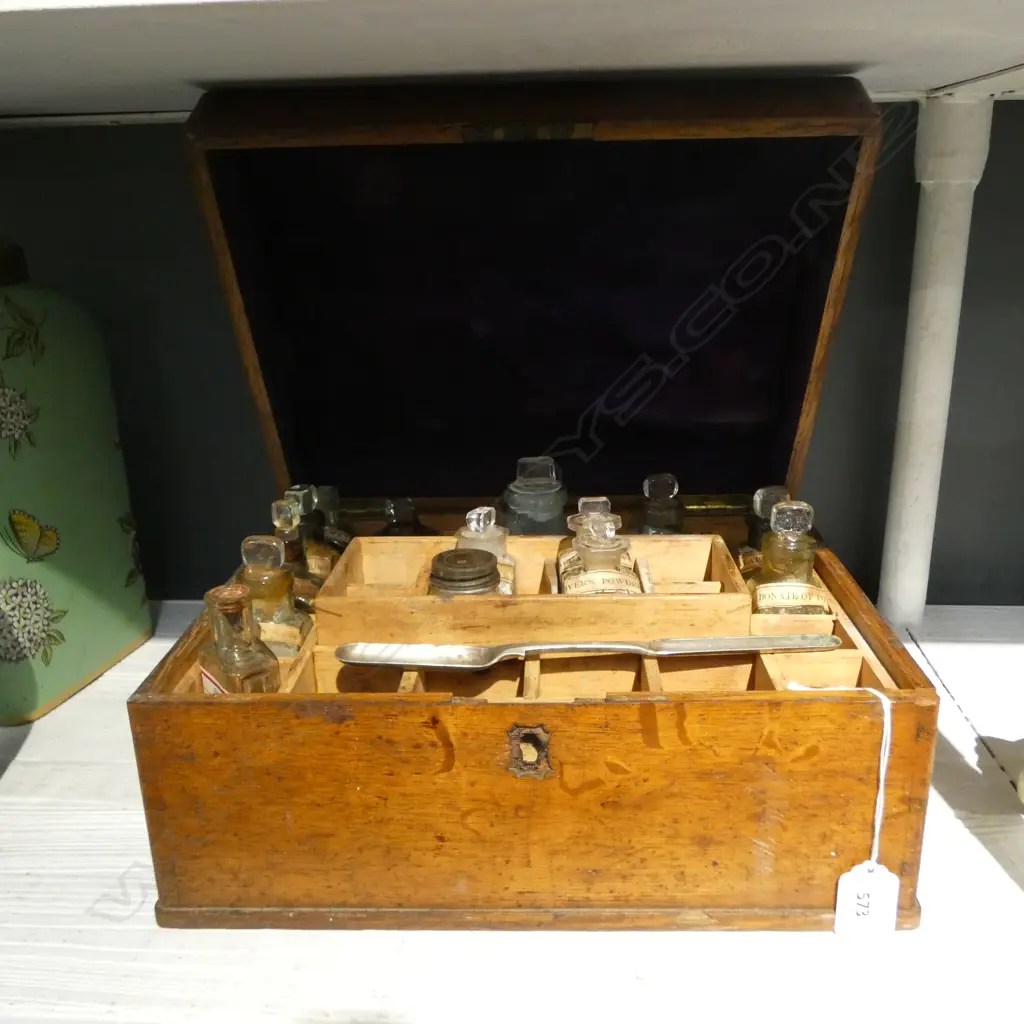 VICTORIAN WOODEN PHARMACEUTICAL  CHEST INCL BOTTLES W.CONTENTS + SCALES Image 1++