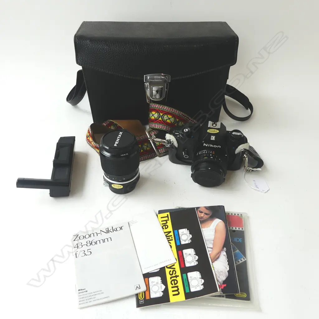 NIKON 35MM SLR CAMERA CASED + LENSES + ACCESSORIES Image 1++