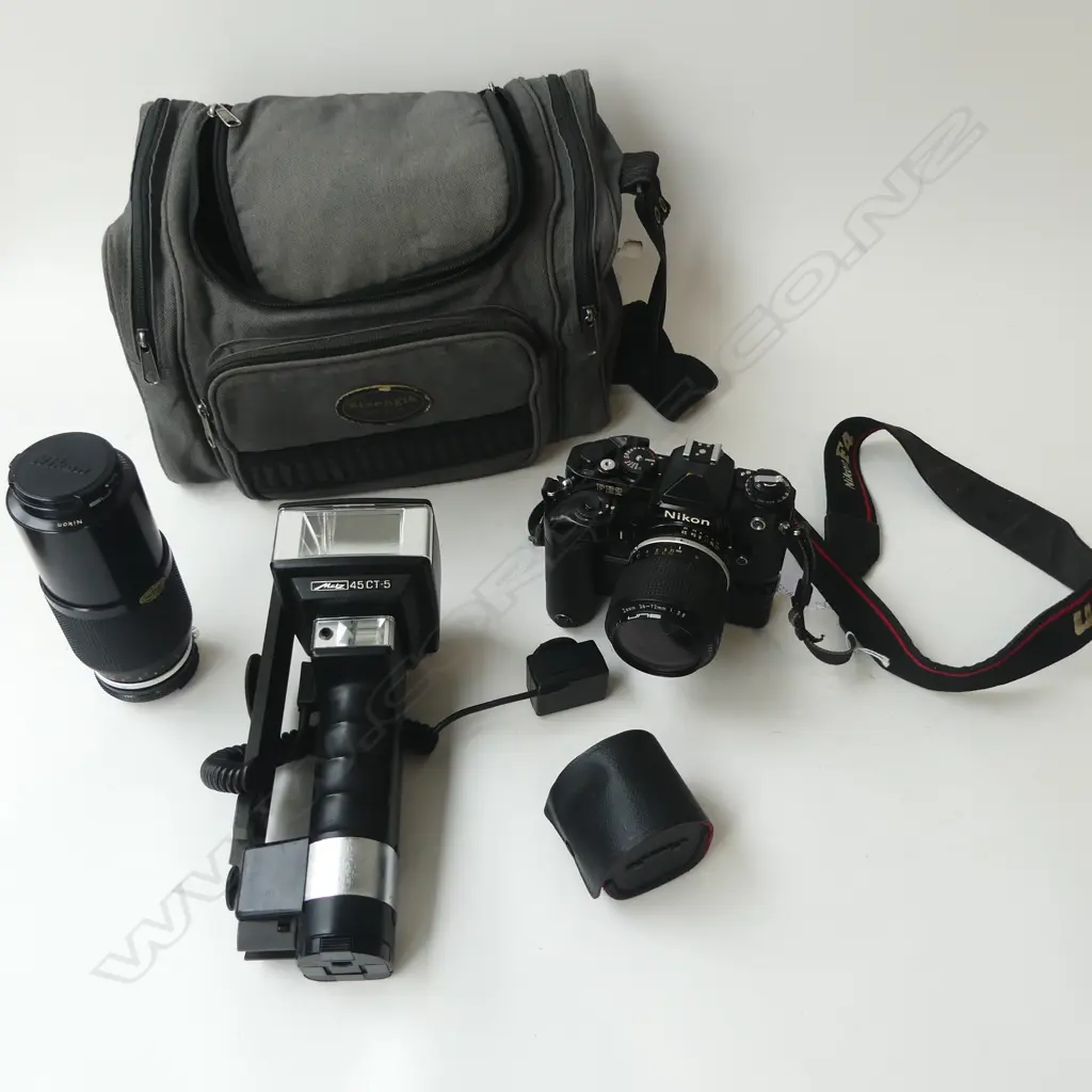 NIKON 35MM SLR CAMERA CASED + LENSES + ACCESSORIES Image 1++