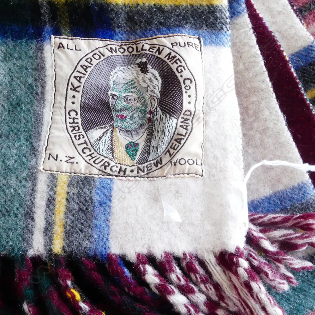 KAIAPOI WOOLLEN MFG. Co. PICNIC BLANKET w. MAORI LABEL Image 1++