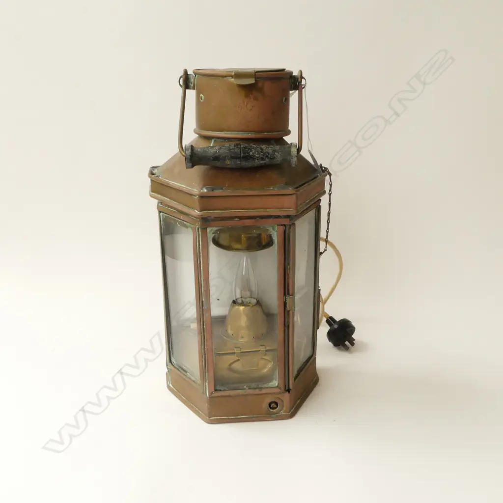 VINTAGE BRASS RAILWAY LANTERN CONVERTED TO ELECTRICITY [WORKING] Image 1++