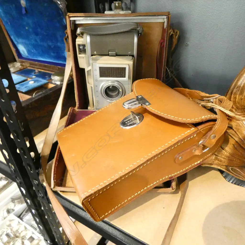 2 VINTAGE POLAROID CAMERAS, CASED Image 1++