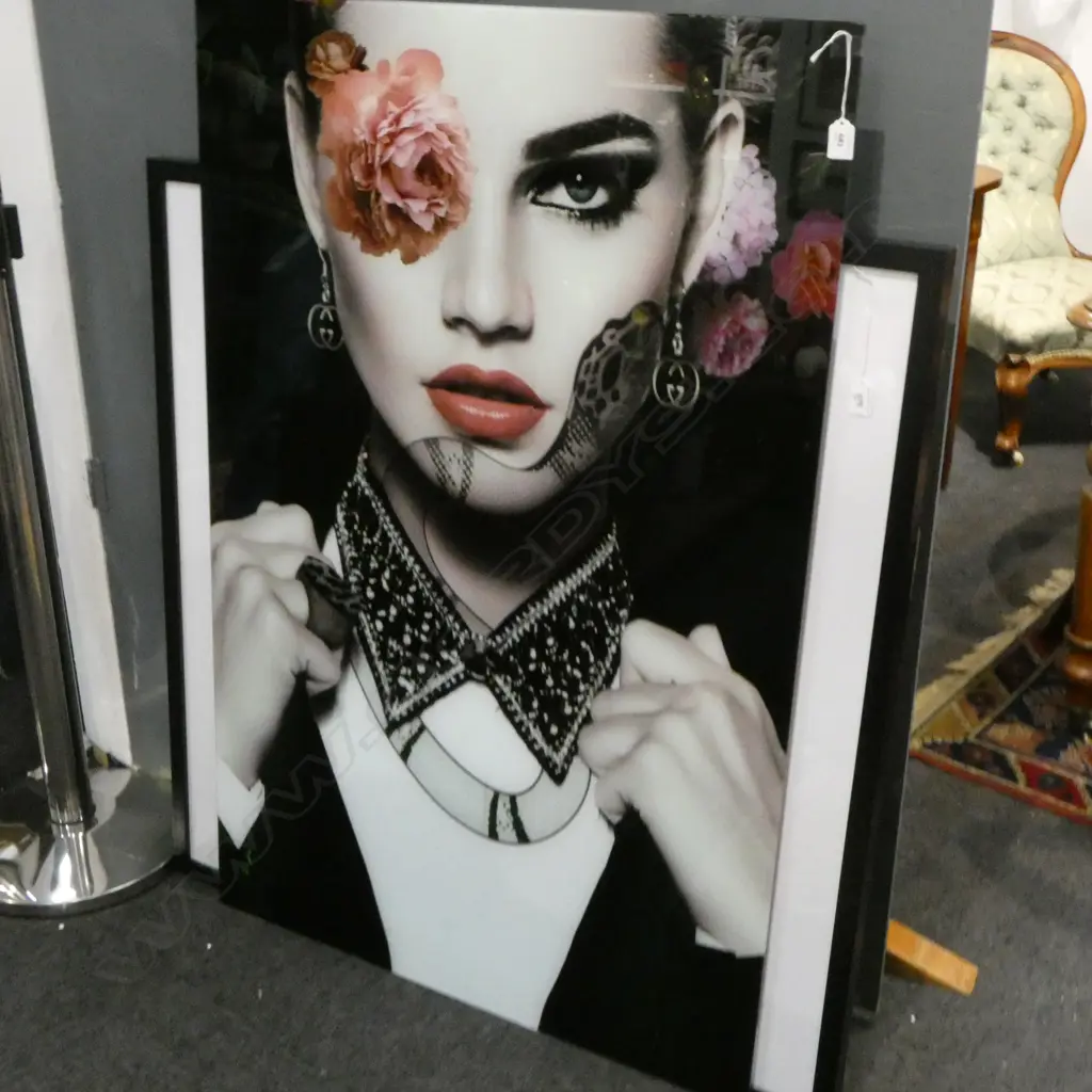 PRINT ON GLASS; FASHION MODEL PORTRAIT 1200x800mm Image 1++