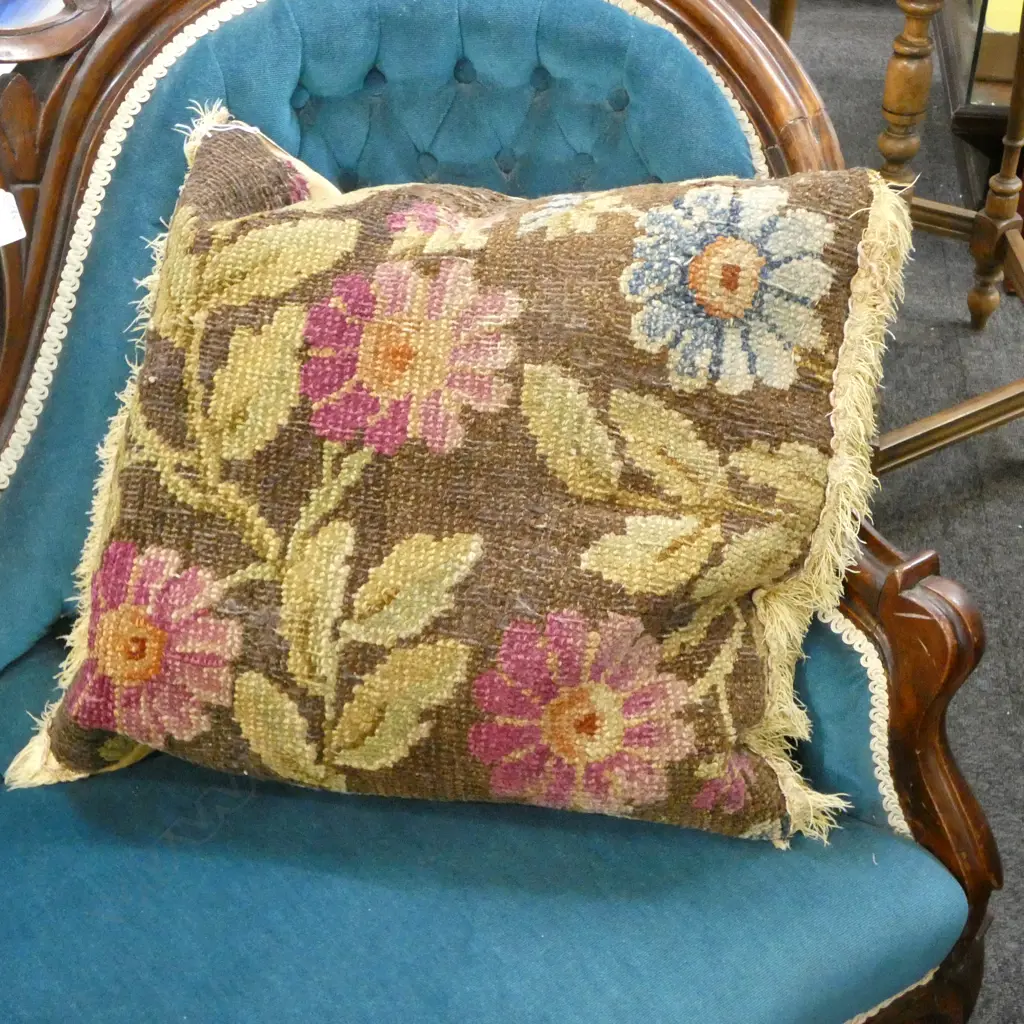 FLORAL RUG CUSHION 500x450mm Image 1++