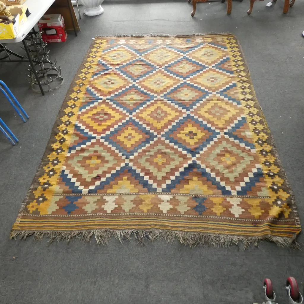 KELIM RUG 3000x2000mm two small holes Image 1++