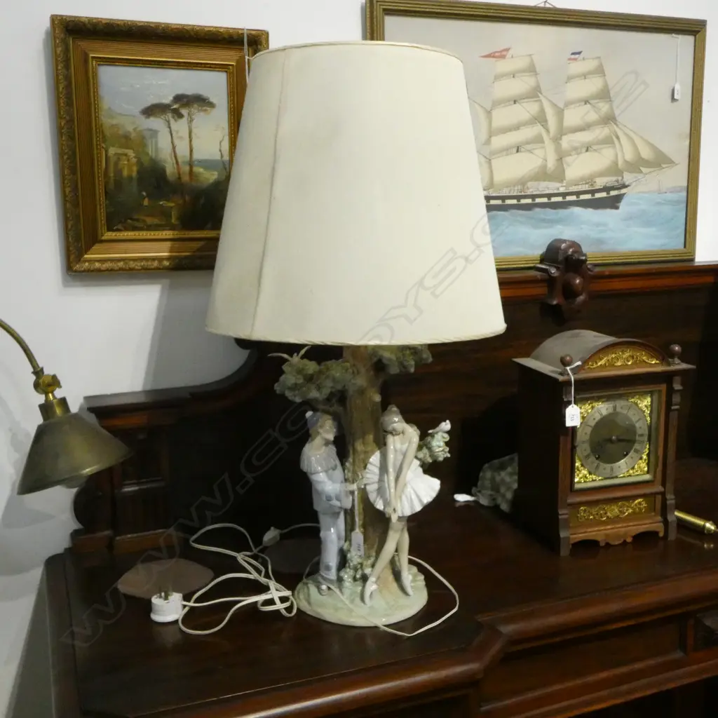 LLADRO TABLE LAMP (1 FINGER MISSING) H.820mm Image 1++