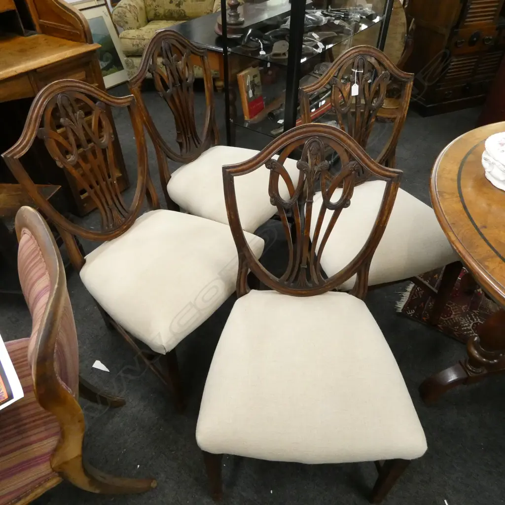 4 CHIPPENDALE STYLE DINING CHAIRS  Image 1++