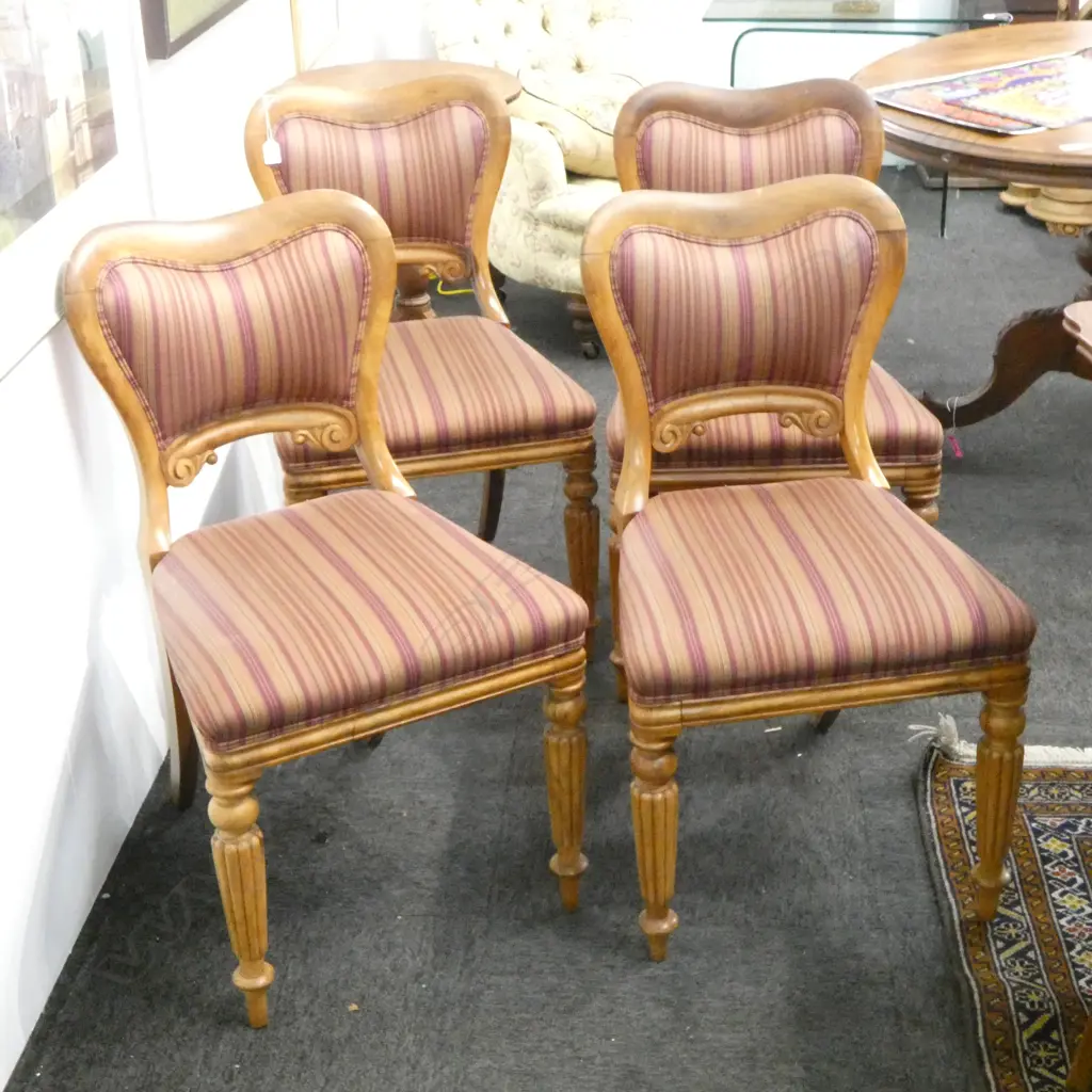4 VICTORIAN SADDLE BACK DINING CHAIRS Image 1++