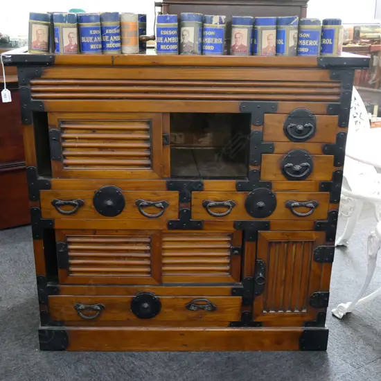 LG KOREAN CHEST 1015x485x950mm