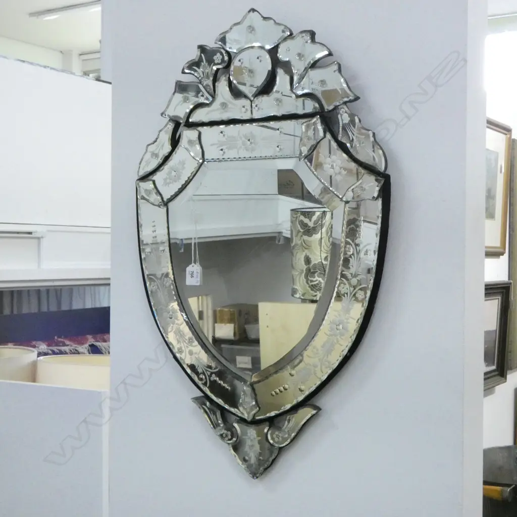 VENETIAN MIRROR 770x480mm Image 1++