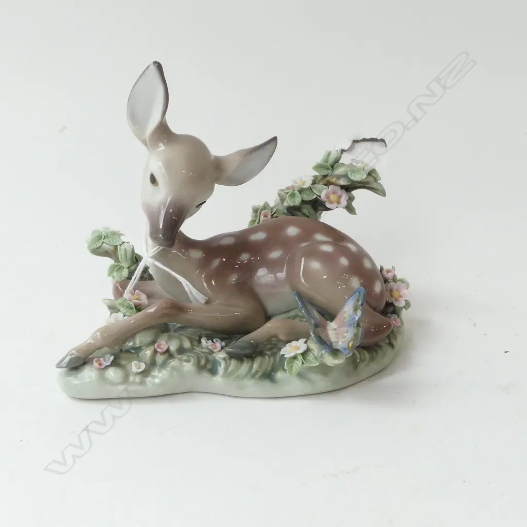 LLADRO #5673 'A QUIET MOMENT' (FAWN) W.135mm Image 1++