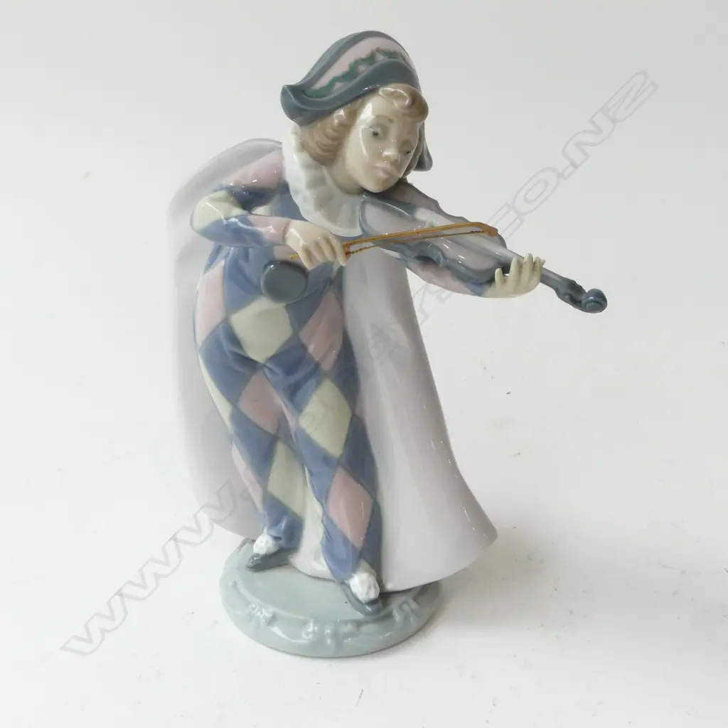 LLADRO #5694 'CIRCUS SERENADE' H.175mm Image 1++