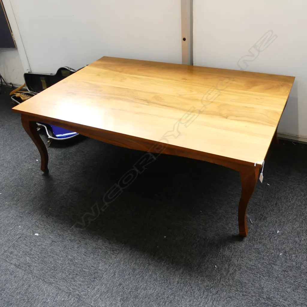 WOODEN COFFEE TABLE 1300x850x450mm Image 1++