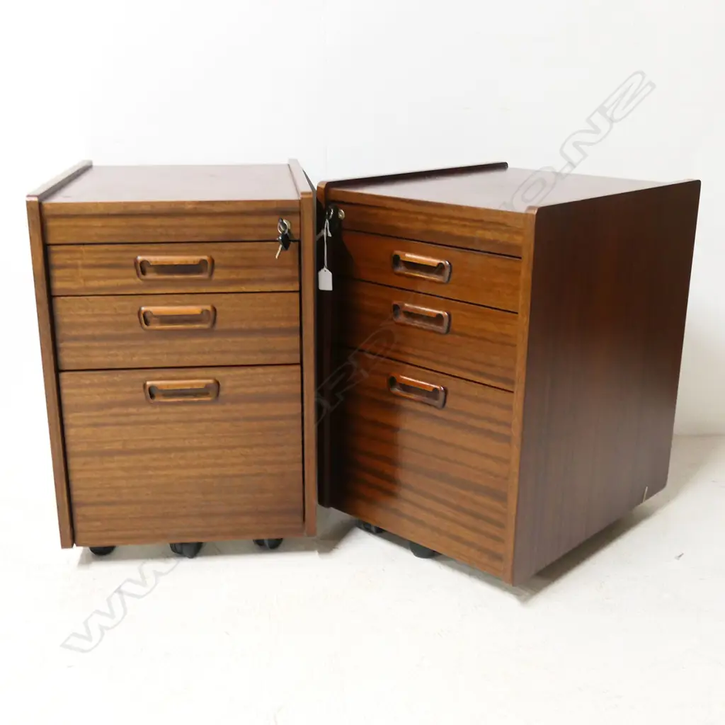 PR MAHOGANY WHEELED FILING CABINETS w. KEY 430x530x640mm Image 1++