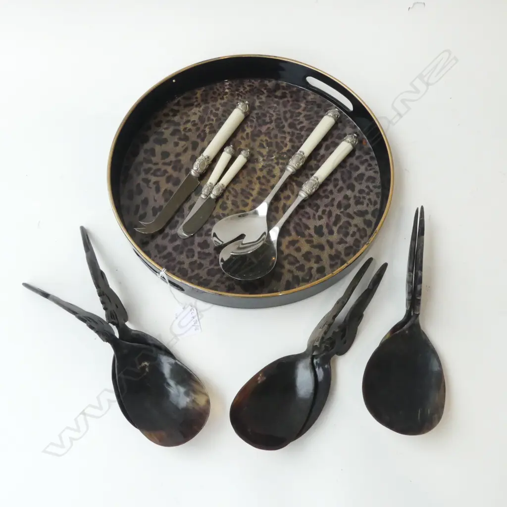 LEOPARD PRINT GALLERY TRAY + 6 HORN SERVERS + 5 SERVING ITEMS, D.330MM Image 1++