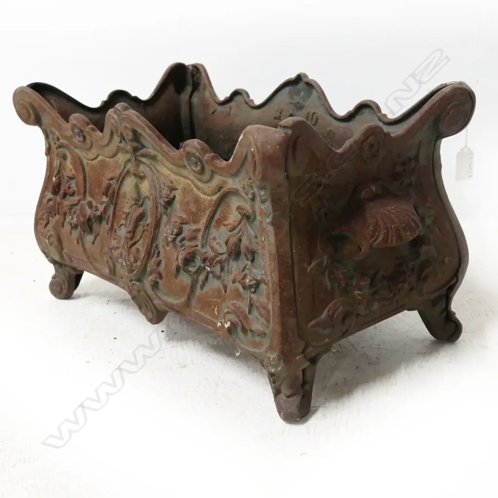 OLD CAST IRON PLANTER 500x290x290mm Image 1++